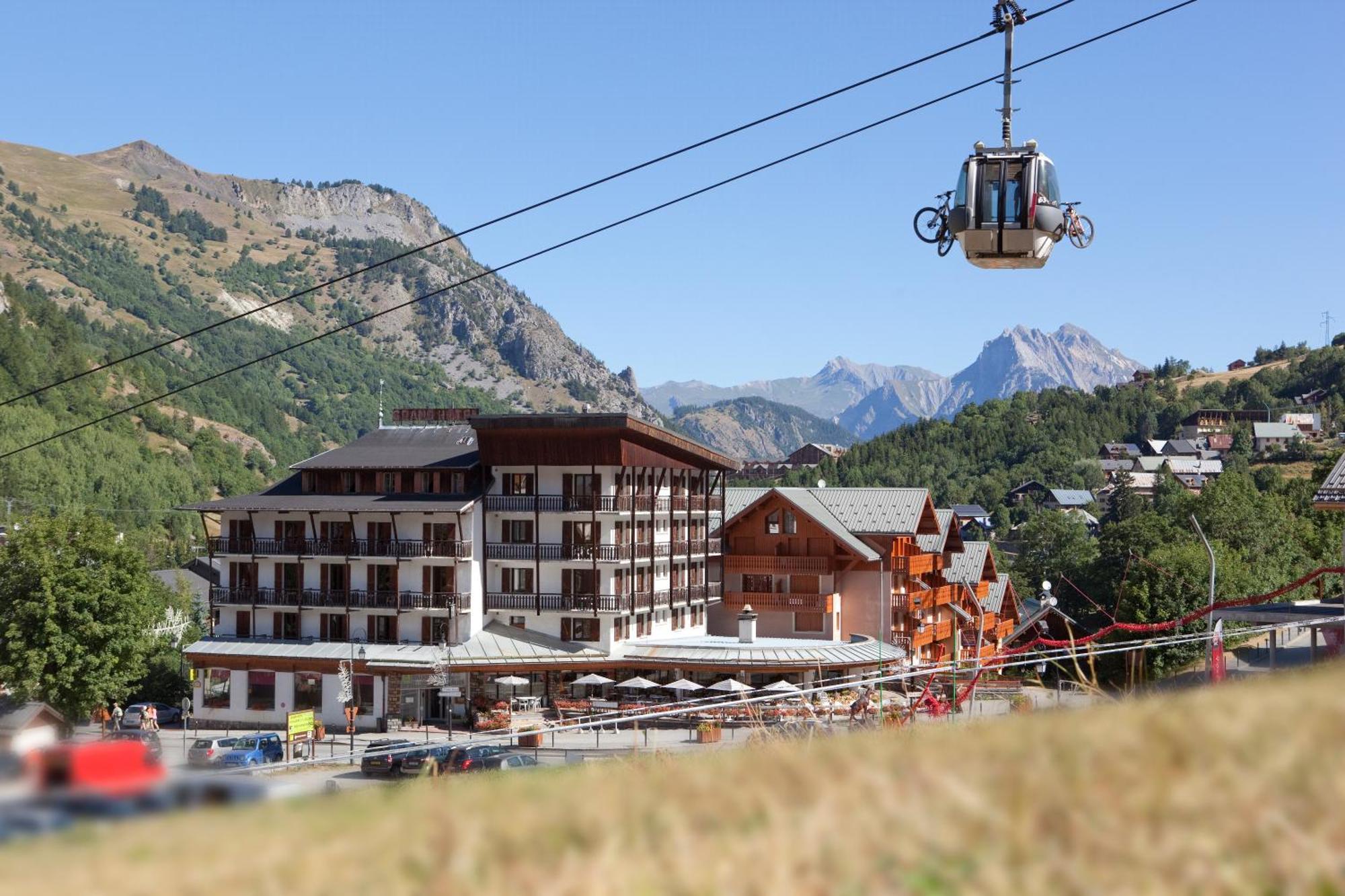 Grand Hotel De Valloire Et Du Galibier ภายนอก รูปภาพ
